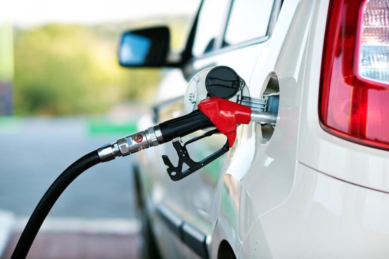 Cuidados essenciais ao abastecer o carro