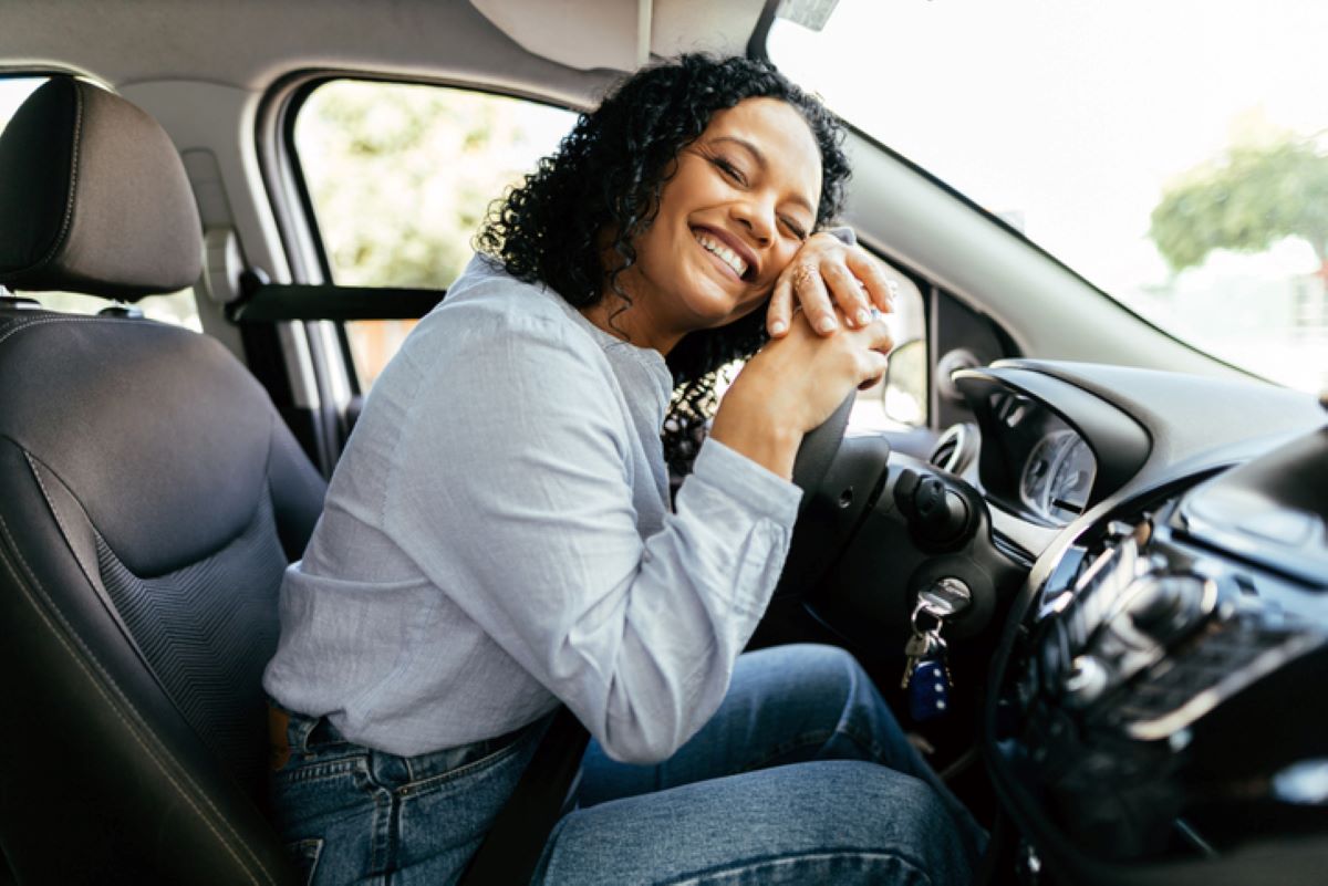 Comprar carro em concessionária ou vendedor particular?