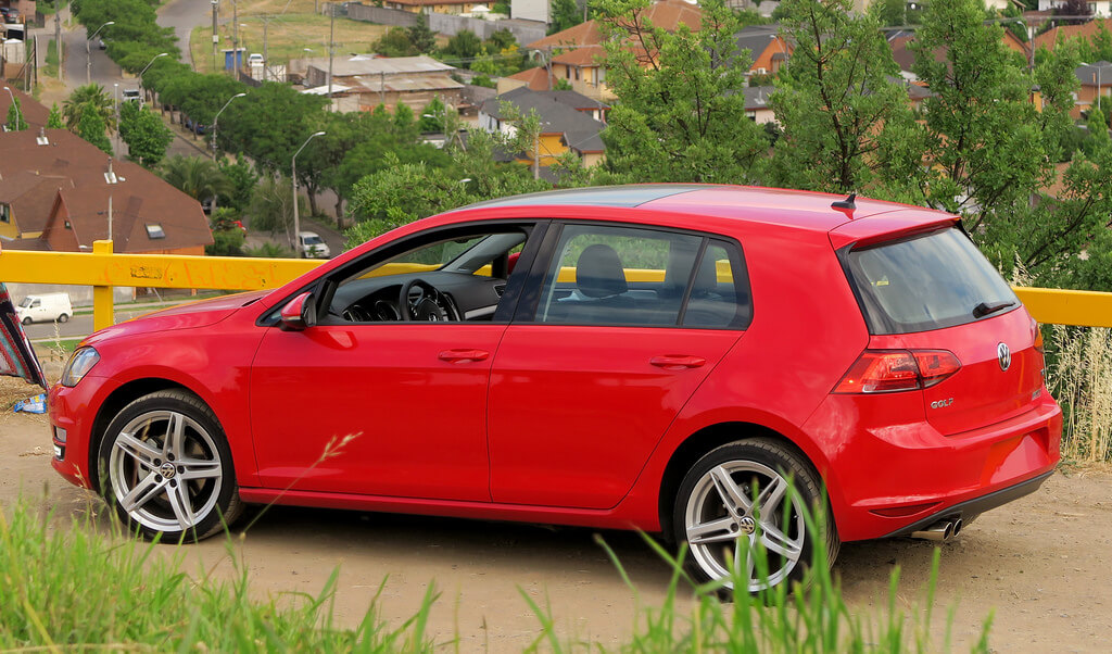 teto solar panorâmico - Volkswagen Golf Comfortline – R$ 83.507